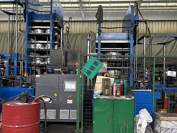 重工車(chē)輪胎橡膠控溫橡膠輪胎油加熱器——應(yīng)用案例